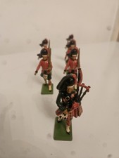 Gordon's Highlanders Lead