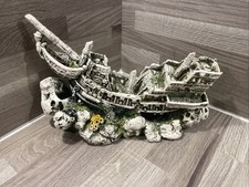 Ship Aquarium Decoration Ornament Wrecked Boat Fish Tank Hide Cave Accessories