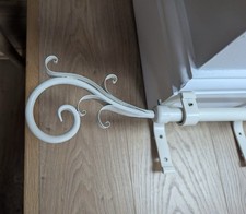Laura Ashley Cream Metal Curtain Pole and 2 Finials With Brackets But No Rings