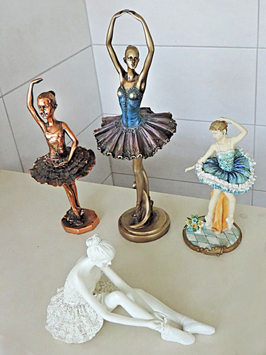 Ballet dancer statuette - ballet,