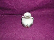 GOSS Crested China PORTLAND VASE. Crest of LONDON + JOSIAH WEDGWOOD inscription.