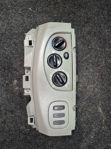 Vauxhall vivaro renault trafic - vauxhall,