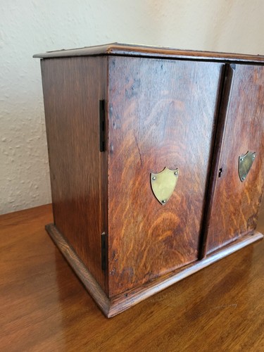 Antique oak smoker - antique,