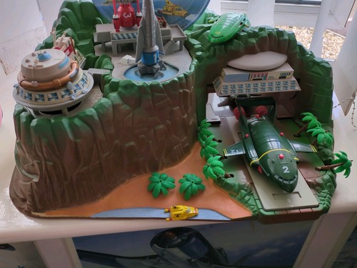 Thunderbirds tracy island - island, with