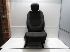 RENAULT CAPTUR 2013-17 OFFSIDE RIGHT FRONT SEAT (DYNAMIQUE S NEEDS CLEAN)  S8448