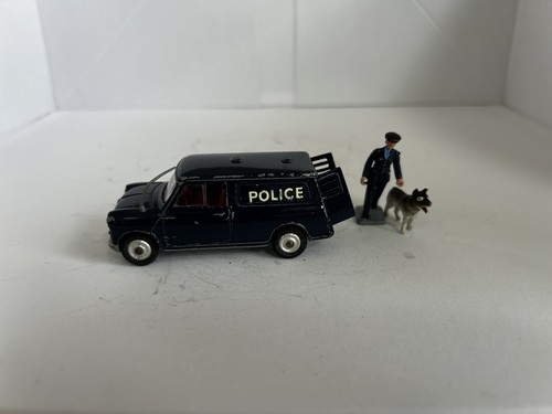 Corgi toys 448 - austin, mini