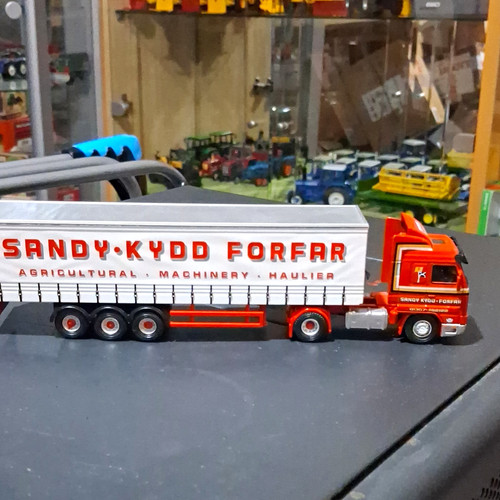 Scania 143m 450 sandy - sandy, kydd