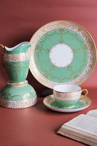 Royal worcester jewelled - worcester, tea