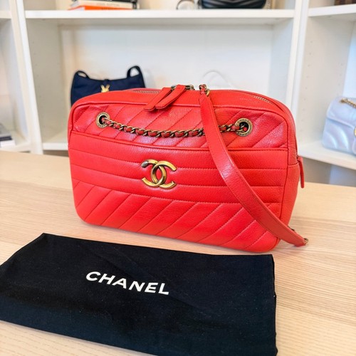 Chanel red quilted lambskin - red,