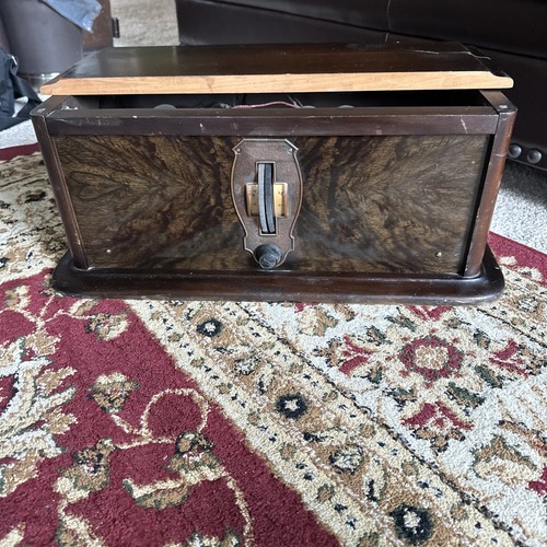 Antique parmak tube radio - antique,