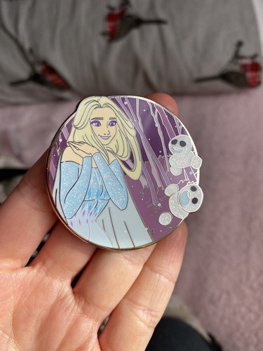 Elsa snowgies fantasy pin - elsa, &