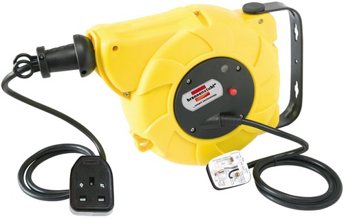Automatic cable reel - for, wall