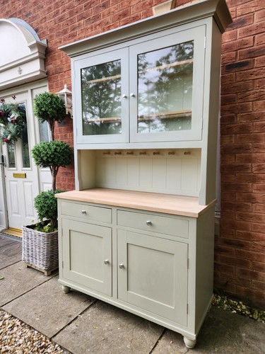 Neptune dresser - neptune,