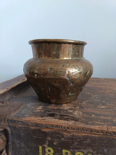 Vintage middle eastern bronze - middle,