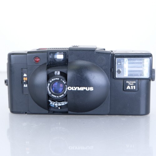Olympus xa2 35mm film compact - olympus,
