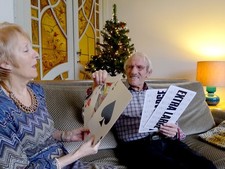 Gigantic Giant KING A4 Jumbo Extra Large Playing Cards Bridge Poker Gambling