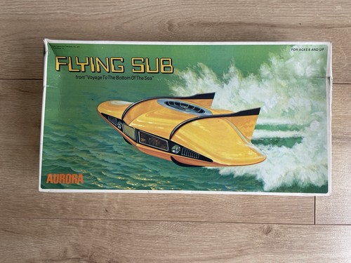 Rare vintage 1975 flying - rare,