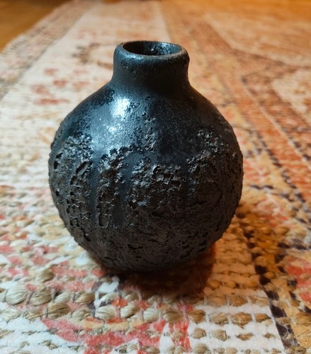 Black round decorative - round,