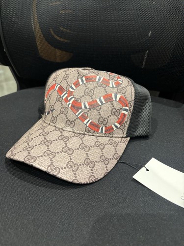 Gucci beige supreme - gucci,