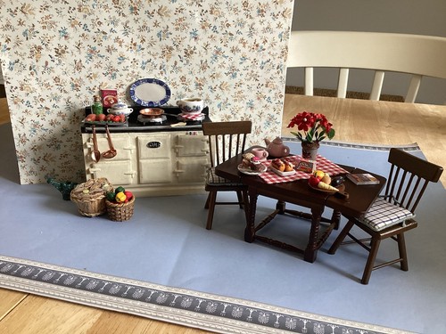 Dolls house scale - house,