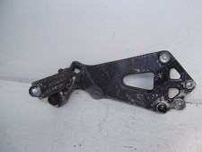 SUZUKI GSXR750 SLABSIDE 85-87 RIGHT-HAND REAR  FOOTREST + HANGER
