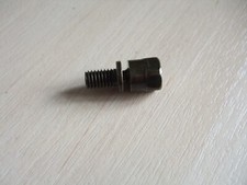 One Shear bolt M6 x 1mm pitch