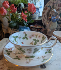 Wedgwood - Wild Strawberry - Fine China Tea Cup & Saucer PEONY SHAPE