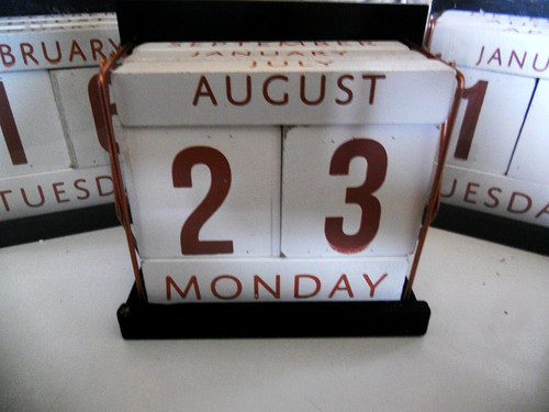 Perpetual wooden block desk - perpetual,