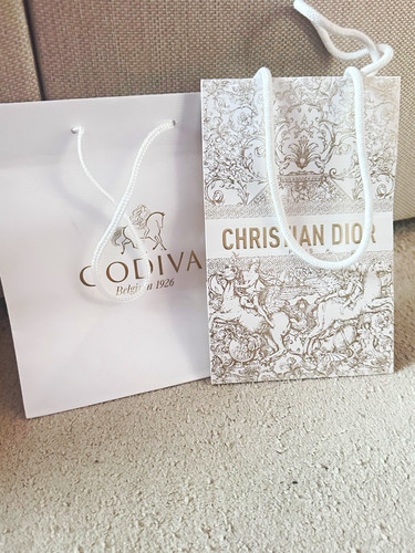 Godiva christian dior - christian, paper