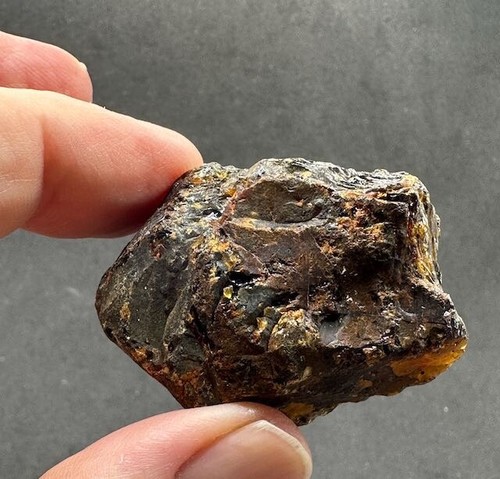 Natural rough raw amber - rough,