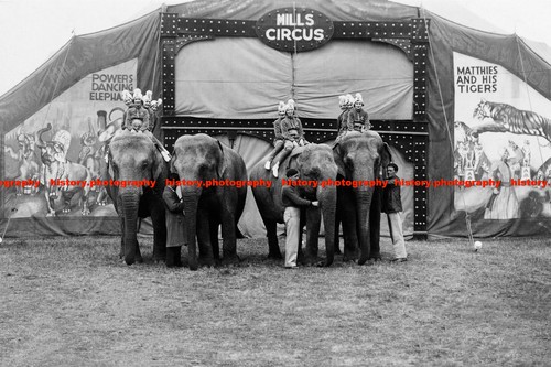 F015486 bertram mills circus - bertram,