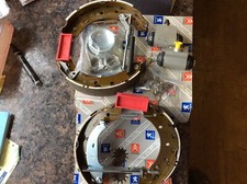 PEUGEOT 306 mk2 CITROEN XSARA mk2 TURBO DIESEL COMPLETE REAR BRAKE SHOE SET  