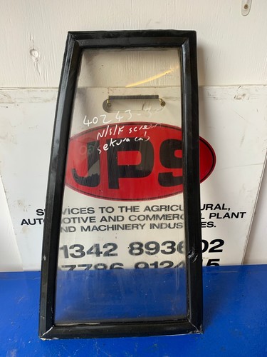 Front lower glass - front,