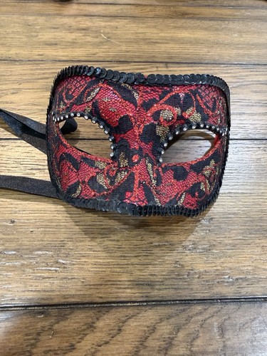 Pier red masquerade - 1, mask