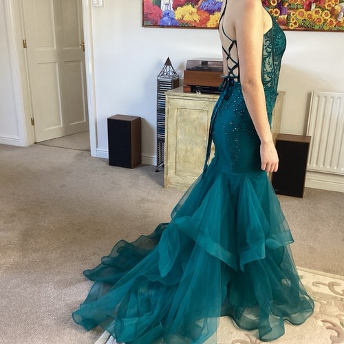 Red carpet ready - red,
