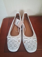 TU Sainsbury's ladies white