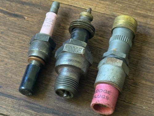 Vintage lot lodge spark - lot, x3