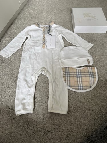 Burberry baby grow hat - burberry,