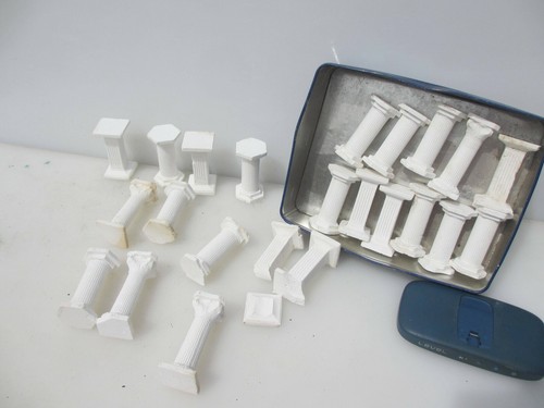 Plaster mounts columns - plaster,