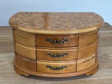 Vintage Wooden Mele Jewellery