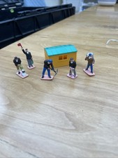 Hand-painted Modelscene Workers And She’d  set B (N gauge)???