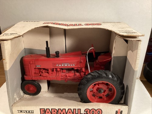 Vintage ertl farmall - ertl, toy