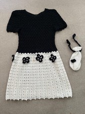 1960s twiggy style black and - black,
