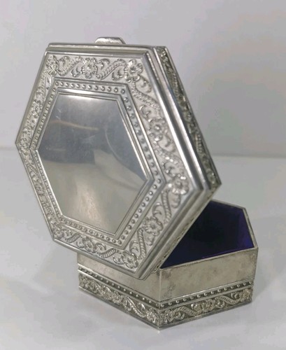 Silver plated trinket - silver, box