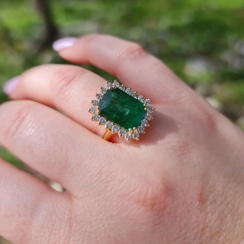 New year halo ring 9ct - halo,