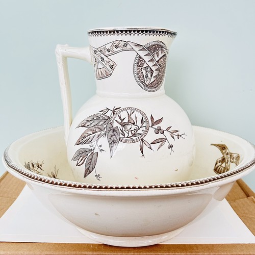 Tako wash pitcher and - , bowl