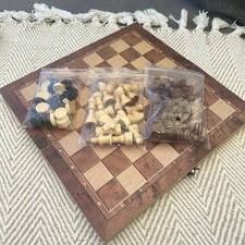 3 IN 1 CHESS CHECKERS &