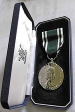 RARE EIIR GENUINE AMBULANCE SERVICE (SPECIAL DUTIES) LSGC MEDAL & ROYAL MINT BOX