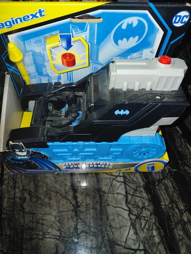 Bat man super friends toy - bat,