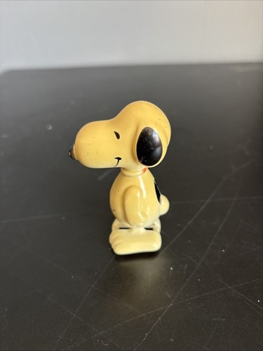 Rare 1958 snoopy toy - rare, wind